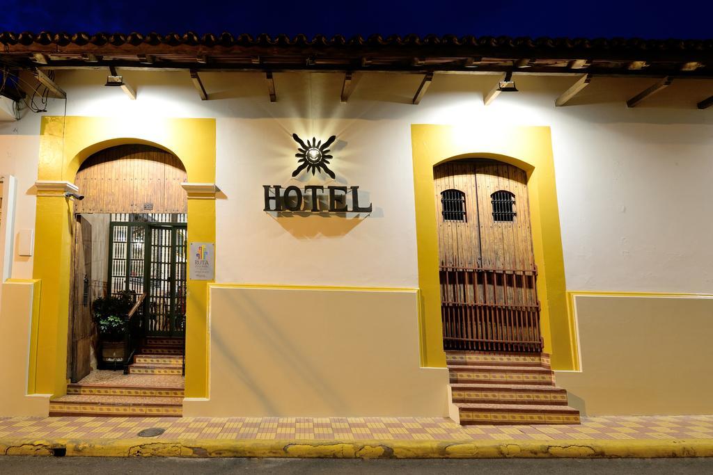 Hotel La Posada Del Doctor León Extérieur photo